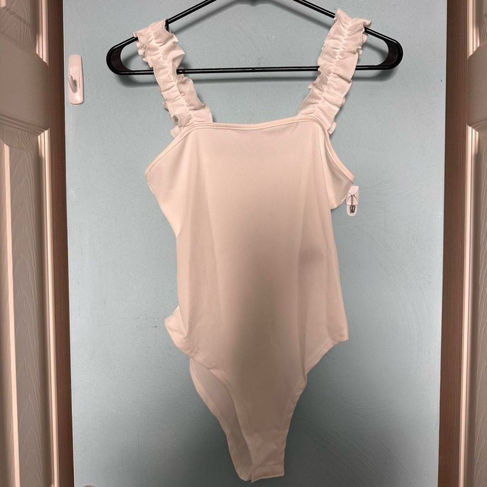 SHEIN White Ruffled Bodysuit